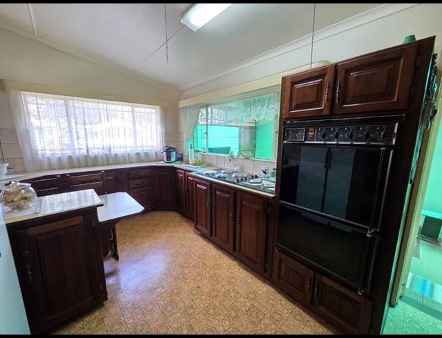 3 BEDROOM HOUSE FOR SALE IN SINOVILLE